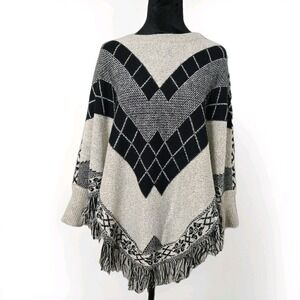 Yaira Women Batwing Plaid Fringe Pullover Poncho Sweater with Sleeves Size S/M